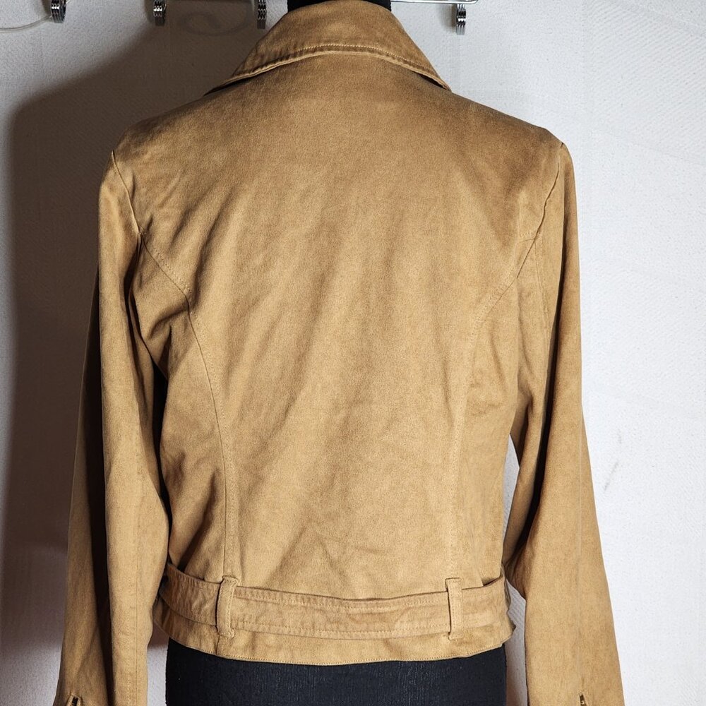 Wildflower Tan Poly Faux Suede Belted Cropped Moto Jacket with Gold Accents Sz M - Picture 11 of 16